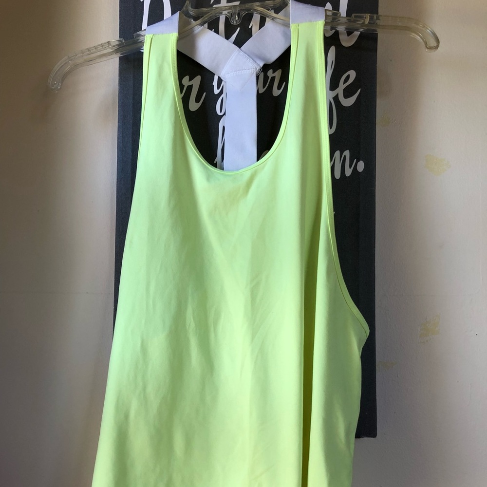 Under Armour tank